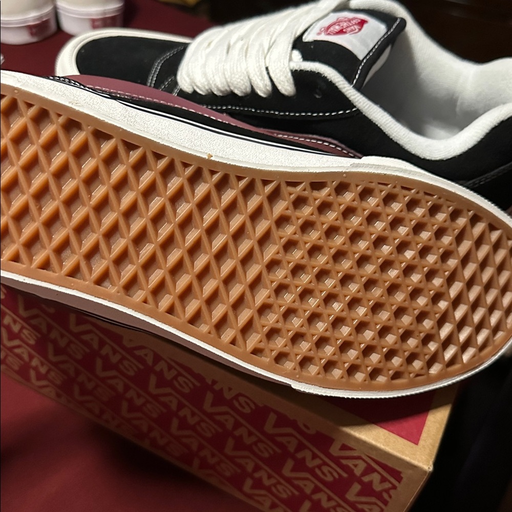 Vans - Picture 5 of 6